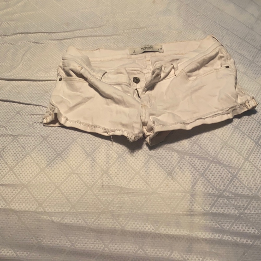 Size 6 tan shorts
